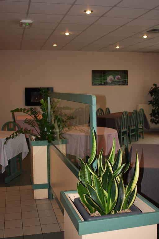 Hotel Vallee Bleue Montalieu-Vercieu ภายนอก รูปภาพ